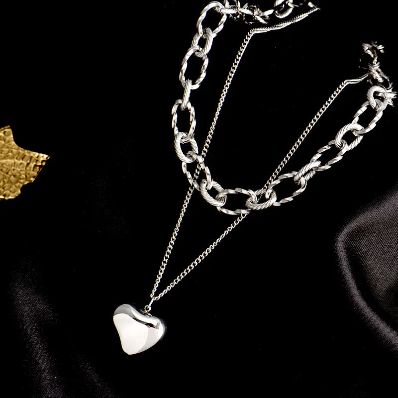 Selene Line Chain Heart Necklace
