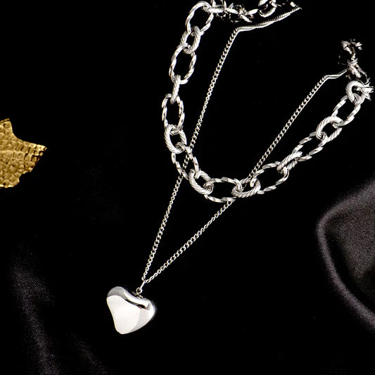 Selene Line Chain Heart Necklace