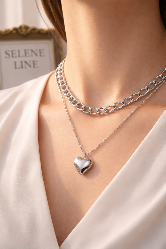Selene Line Chain Heart Necklace